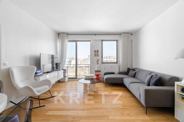 Paris 8ème - Parc Monceau - Etage élevé - Très lumineux - Balcon - Excellent état