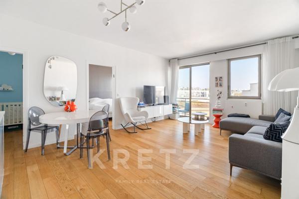 Paris 8ème - Parc Monceau - Etage élevé - Très lumineux - Balcon - Excellent état