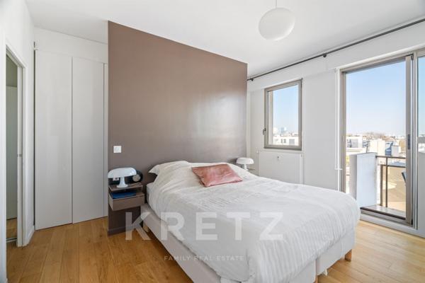 Paris 8ème - Parc Monceau - Etage élevé - Très lumineux - Balcon - Excellent état