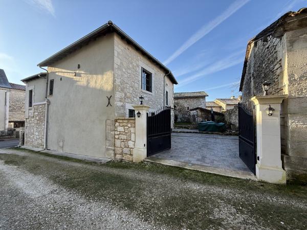 MAISON DE VILLAGE Bourdeilles