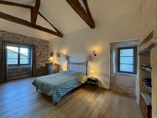MAISON DE VILLAGE Bourdeilles
