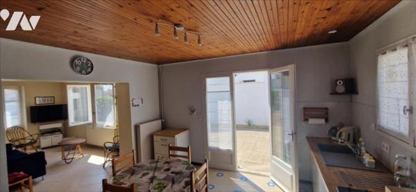 TYPIQUE MAISON DE VILLAGE LONGEVILLE SUR MER