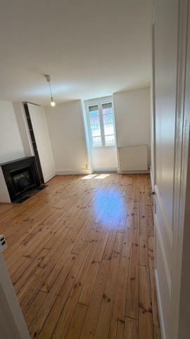 OULLINS - 44 boulevard Emile Zola 69600 OULLINS A ...