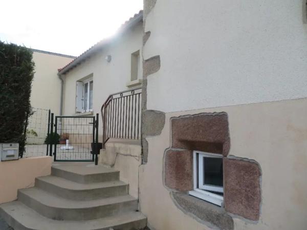 Maison de bourg 75 M2 avec garage et jardin