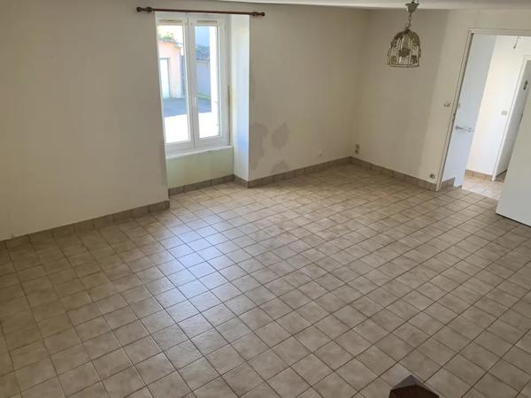Maison de bourg 75 M2 avec garage et jardin