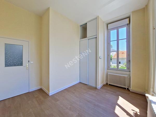 Bureau professionnel de 11m² - MAUVES SUR LOIRE