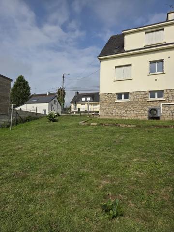 Maison à vendre 3 chambres et terrain constructible.Pontivy