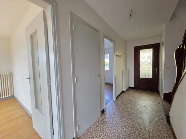 Maison à vendre 3 chambres et terrain constructible.Pontivy