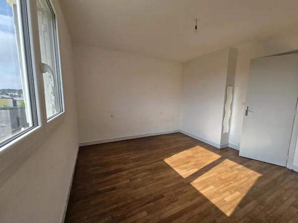 Maison à vendre 3 chambres et terrain constructible.Pontivy