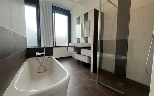 Maison à vendre    7 pièces • 233 m2 Denain