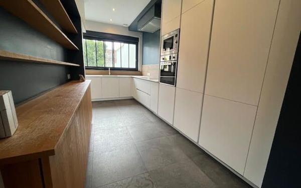 Maison à vendre    7 pièces • 233 m2 Denain