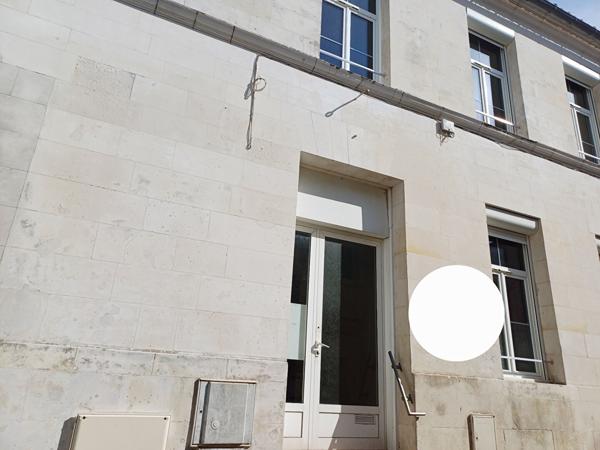 A vendre, immeuble de rapport au centre de Saujon à proximité des thermes.