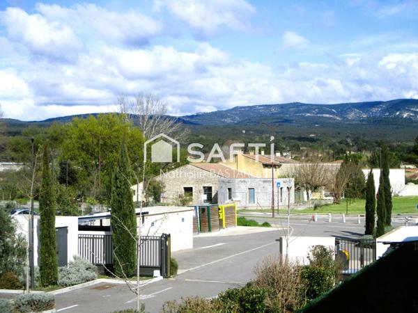 L'Isle centre et commerces à pieds : beau T3 en duplex  récent avec terrasse et 2 places de parking privatives