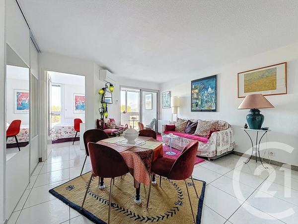 Appartement F2 à vendre  2 pièces - 40 m 2   SETE  - 34