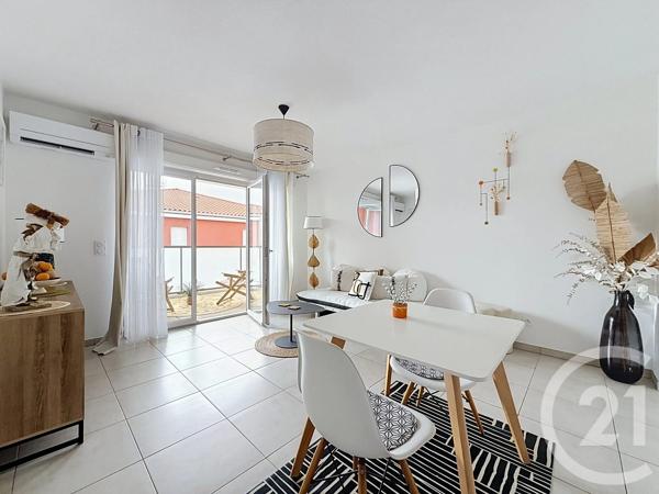 Appartement F2 à vendre  2 pièces - 40 m 2   SETE  - 34