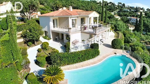 Maison à vendre 6 pièces 199 m² Roquebrune-sur-Argens