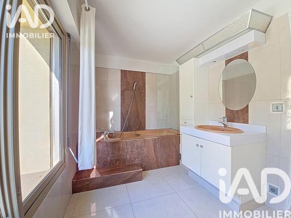 Maison à vendre 6 pièces 199 m² Roquebrune-sur-Argens