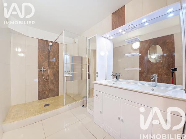 Maison à vendre 6 pièces 199 m² Roquebrune-sur-Argens