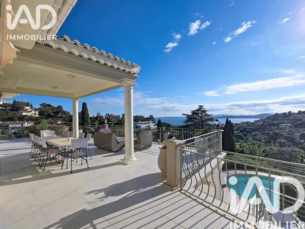 Maison à vendre 6 pièces 199 m² Roquebrune-sur-Argens