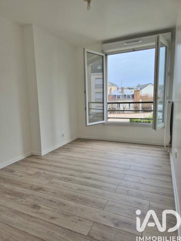 Location appartement 3 pièces 67 m² Corbeil-Essonnes