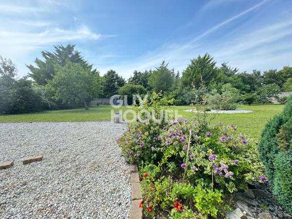 VENTE d'une maison de 7 pièces (141 m²) à PERIGNY