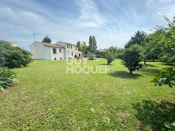 VENTE d'une maison de 7 pièces (141 m²) à PERIGNY