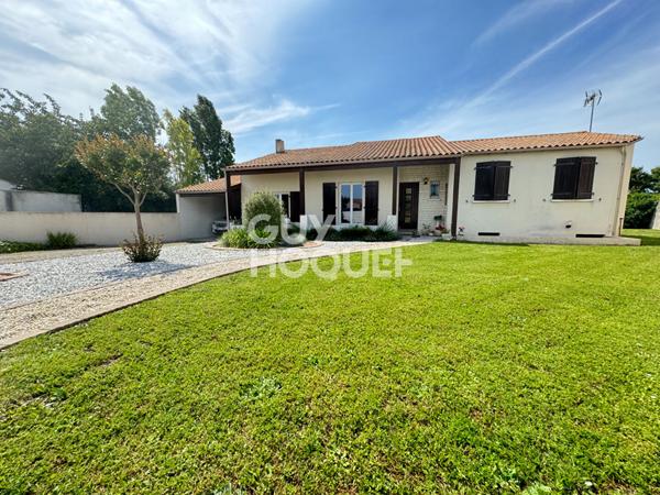 VENTE d'une maison de 7 pièces (141 m²) à PERIGNY