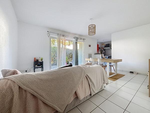 Appartement à louer La Roche Sur Yon : 3 pièces, 54m² avec 2 chambre(s) à 690€ - AJP Immobilier La Roche-sur-Yon
