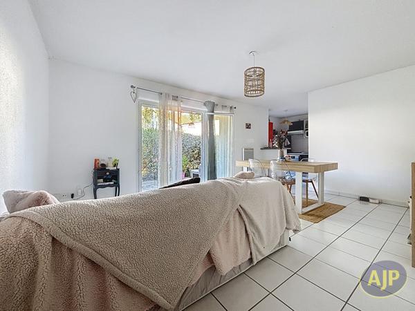 Appartement à louer La Roche Sur Yon : 3 pièces, 54m² avec 2 chambre(s) à 690€ - AJP Immobilier La Roche-sur-Yon