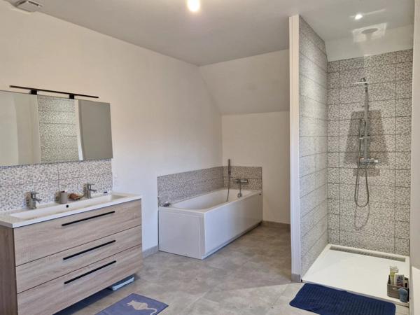 Vente Maison 15 pièces 310 m2 à Montmorillon