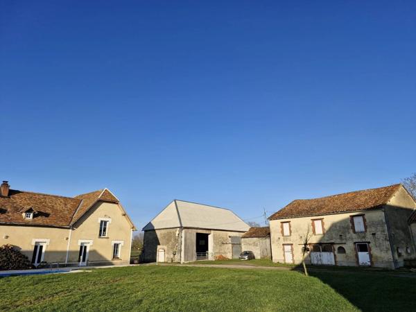 Vente Maison 15 pièces 310 m2 à Montmorillon