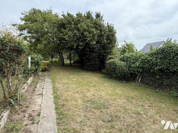 Maison en centre bourg avec beau jardin et logement annexe