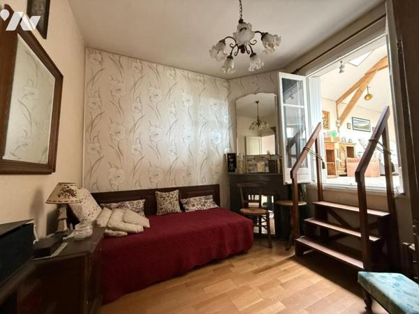 Maison en centre bourg avec beau jardin et logement annexe