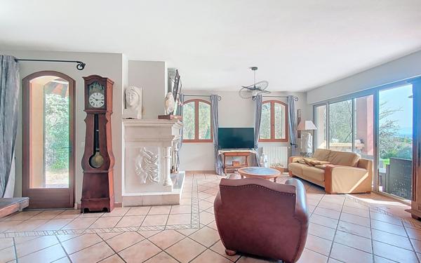 Maison à vendre    6 pièces •  Caumont-sur-Durance