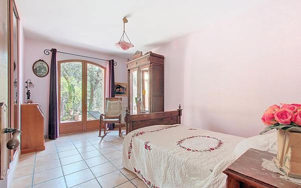 Maison à vendre    6 pièces •  Caumont-sur-Durance