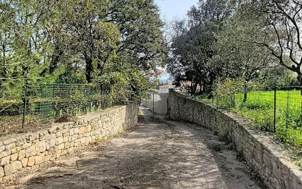 Maison à vendre    6 pièces •  Caumont-sur-Durance