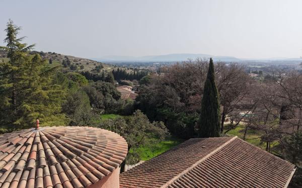 Maison à vendre    6 pièces •  Caumont-sur-Durance