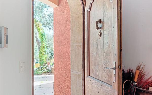 Maison à vendre    6 pièces •  Caumont-sur-Durance