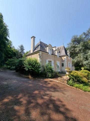 MANOIR A LA CHARTRE SUR LE LOIR  ET SES CAVES EXCEPTIONNELLES