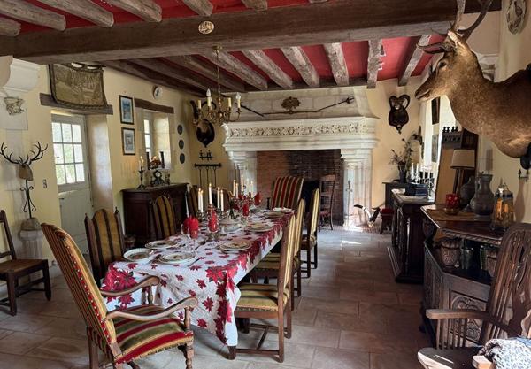 MANOIR A LA CHARTRE SUR LE LOIR  ET SES CAVES EXCEPTIONNELLES
