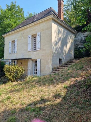 MANOIR A LA CHARTRE SUR LE LOIR  ET SES CAVES EXCEPTIONNELLES