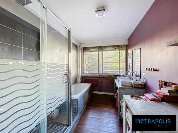 Monplaisir, immeuble Pitance, T4 de 89m2 avec balcon et parking