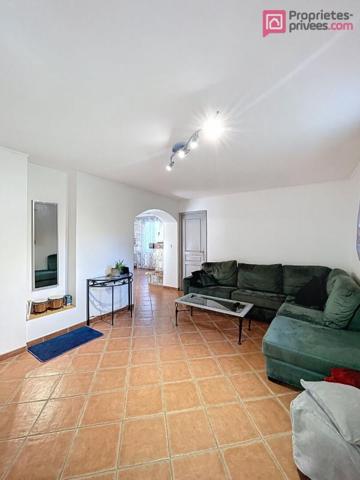 VILLA 115 m²  - TERRAIN 2 136 m² - Double salon - Carport -Fort potentiel - Saint Maximin la Sainte Baume 83470