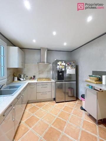 VILLA 115 m²  - TERRAIN 2 136 m² - Double salon - Carport -Fort potentiel - Saint Maximin la Sainte Baume 83470