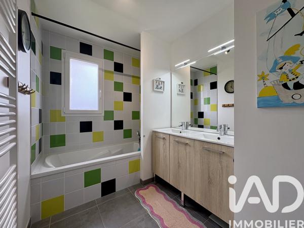 Maison à vendre 6 pièces 111 m² Saint-Pierre-d'Eyraud