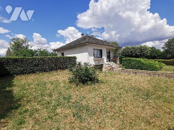 A visiter sans tarder, venez découvrir cette charmante maison avec son joli terrain sans vis à vis.