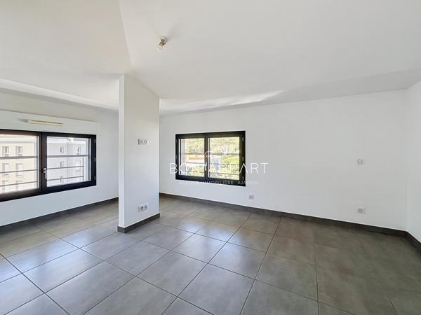 Appartement 2 pièce(s) 1 chambre(s) 61.56 m²