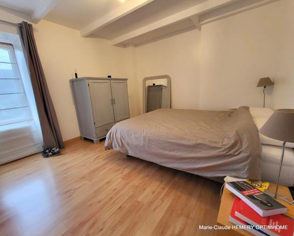 St Lunaire maison en pierre. Potentiel de 177m² sur jardin de 780m². 4 chambres et un bureau + annexe+ appentis
