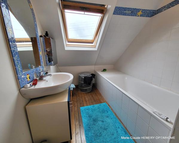 St Lunaire maison en pierre. Potentiel de 177m² sur jardin de 780m². 4 chambres et un bureau + annexe+ appentis