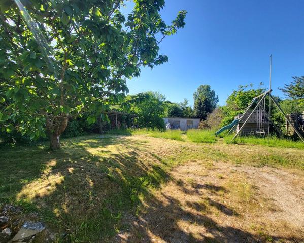 St Lunaire maison en pierre. Potentiel de 177m² sur jardin de 780m². 4 chambres et un bureau + annexe+ appentis